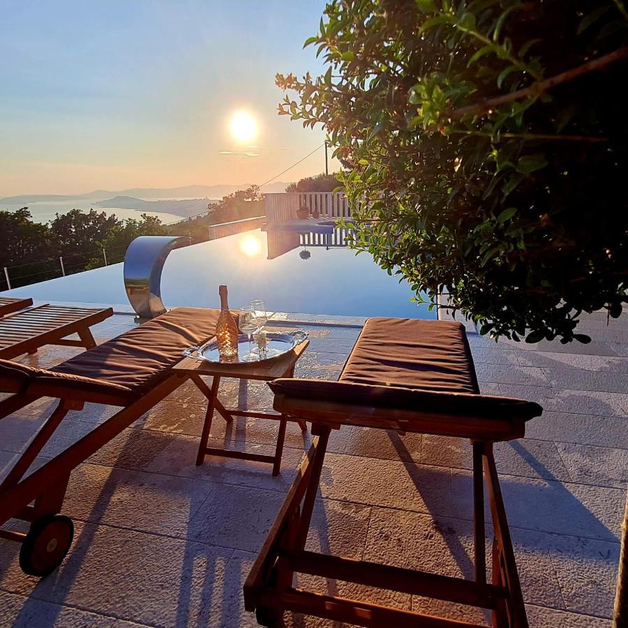 Sea View Luxury Apart Hotel Villa Conte With Swiming Pool And Romantic Spa Podstrana Eksteriør bilde