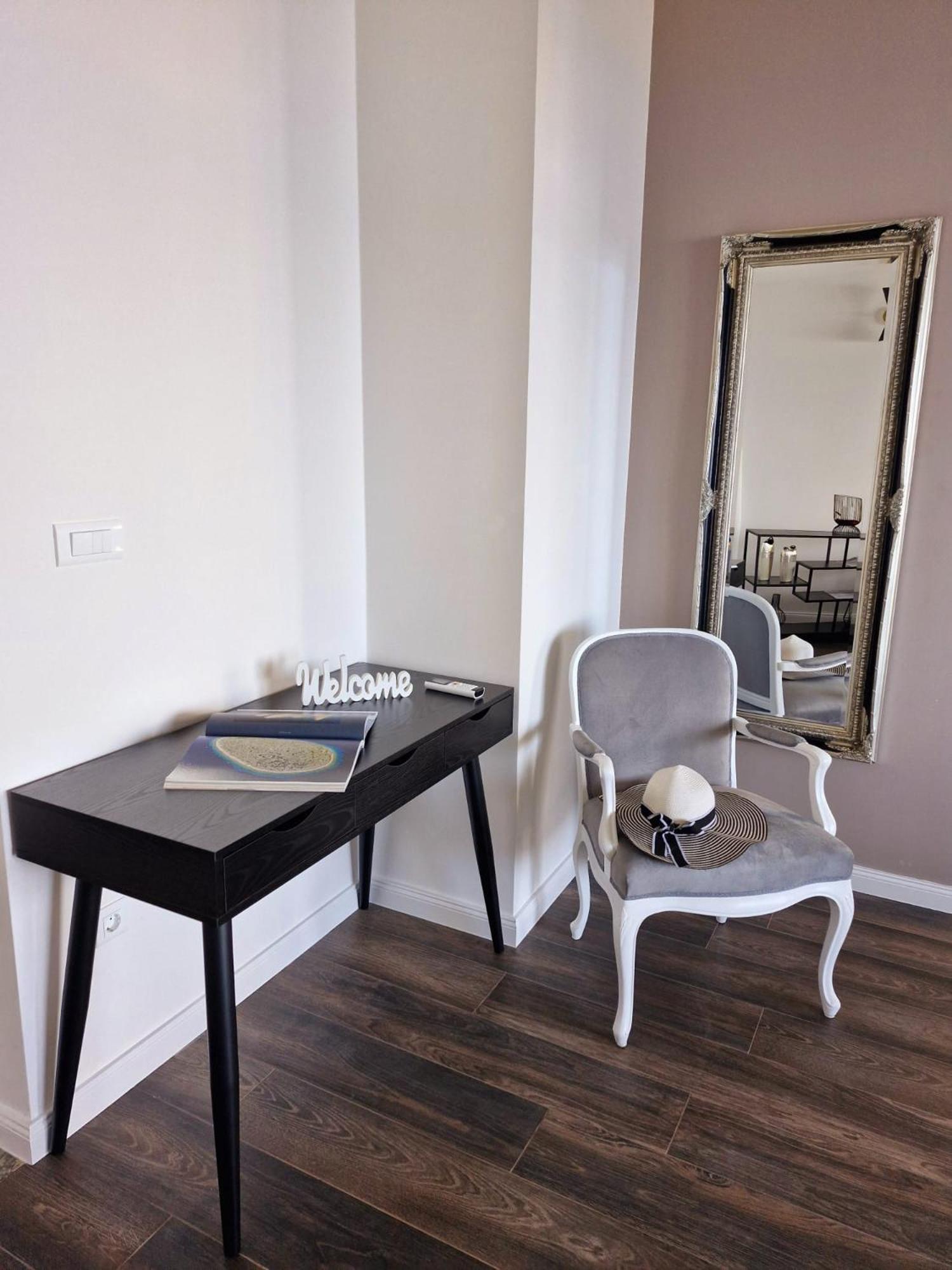 Sea View Luxury Apart Hotel Villa Conte With Swiming Pool And Romantic Spa Podstrana Eksteriør bilde
