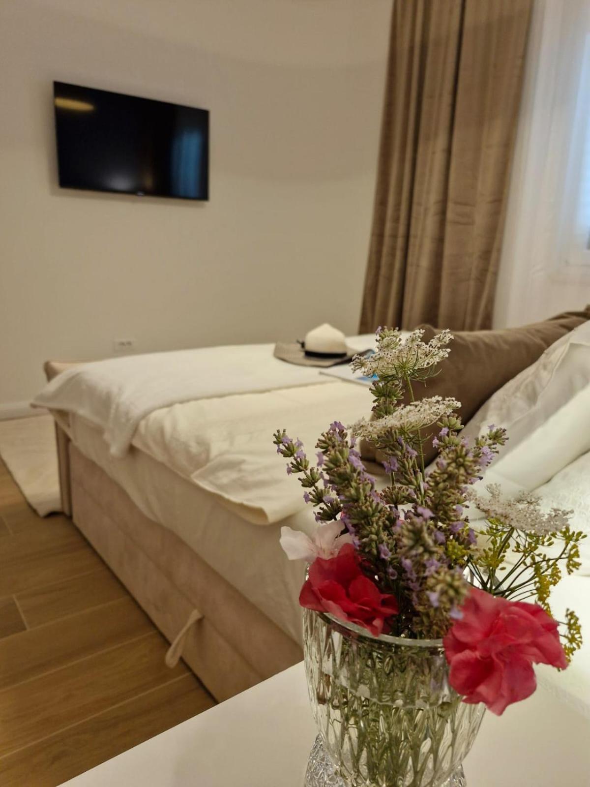 Sea View Luxury Apart Hotel Villa Conte With Swiming Pool And Romantic Spa Podstrana Eksteriør bilde