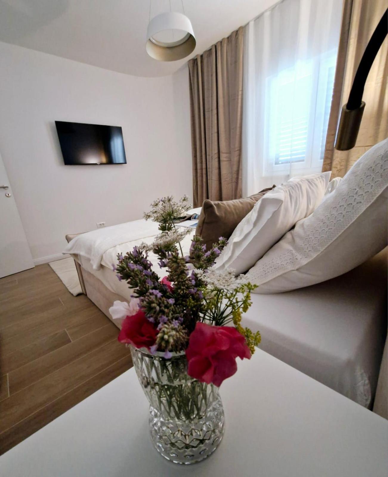 Sea View Luxury Apart Hotel Villa Conte With Swiming Pool And Romantic Spa Podstrana Eksteriør bilde